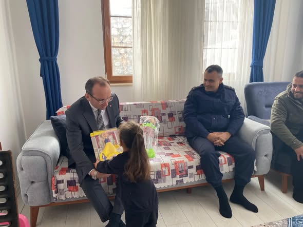 623916502 18084619130468161 9091440244189663908 N