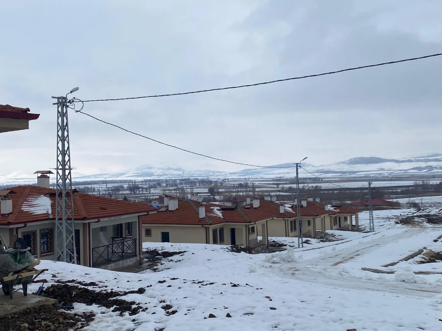 624248246 18084619139468161 1533787453223645999 N