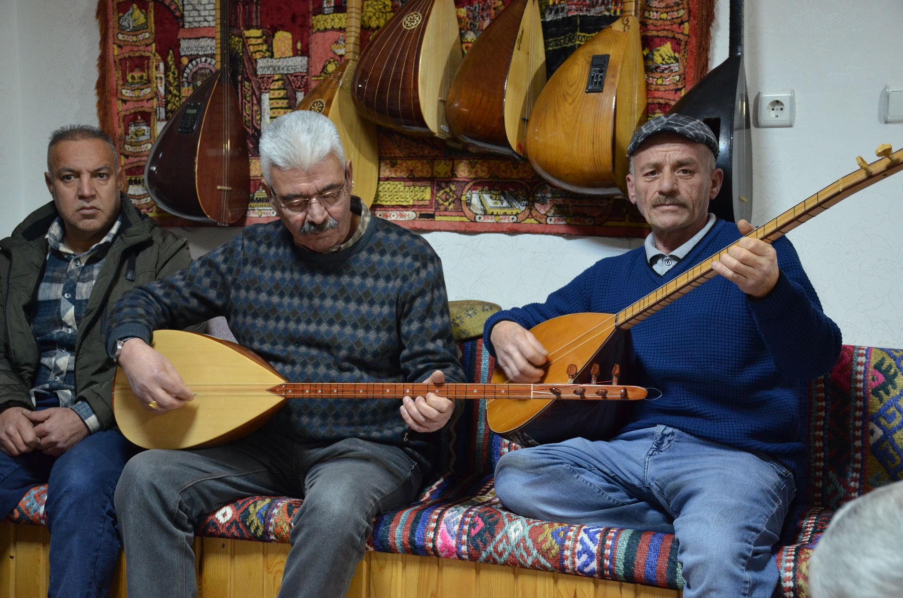 Afşin Halk Ozanları Derneği’nde Türkü Gecesi (8)