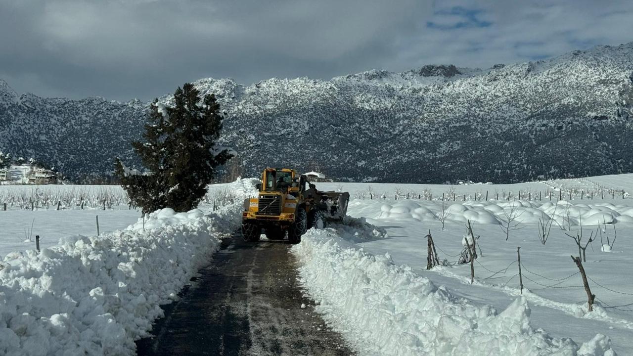 Afşin’ Kar Yağışı 11 Mahalle Ulaşım Sağlanamıyor (2)