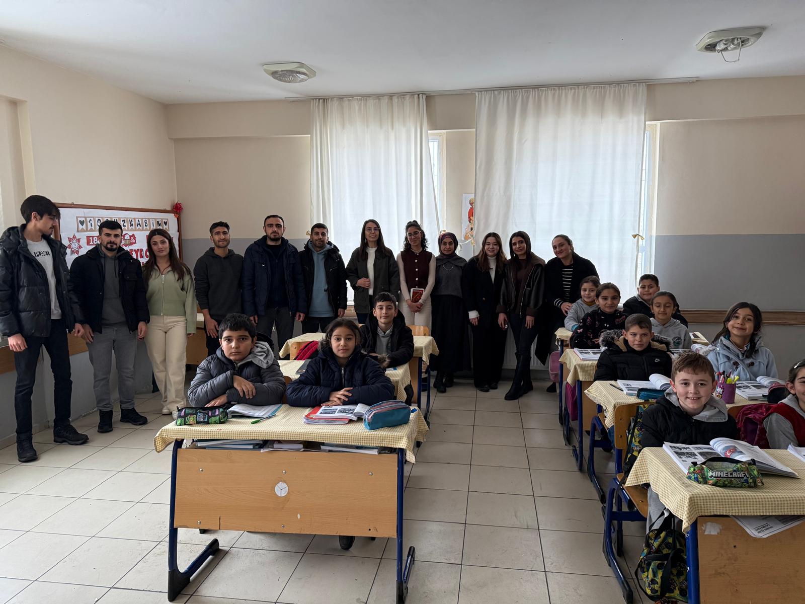 Afşin Sağlık Yüksekokulundan Köy Okuluna Kütüphane Desteği2