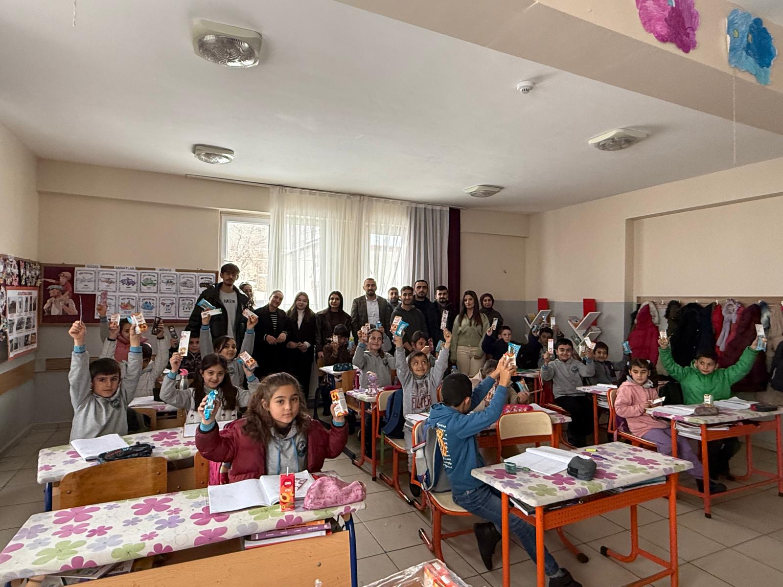 Afşin Sağlık Yüksekokulundan Köy Okuluna Kütüphane Desteği3