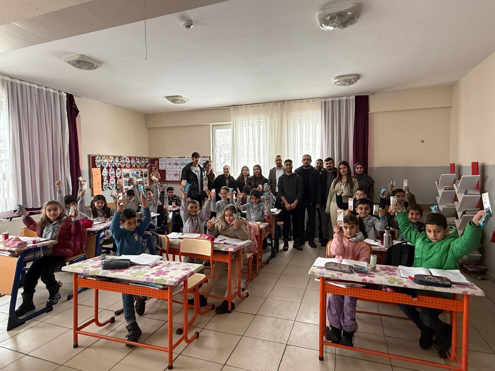 Afşin Sağlık Yüksekokulundan Köy Okuluna Kütüphane Desteği5