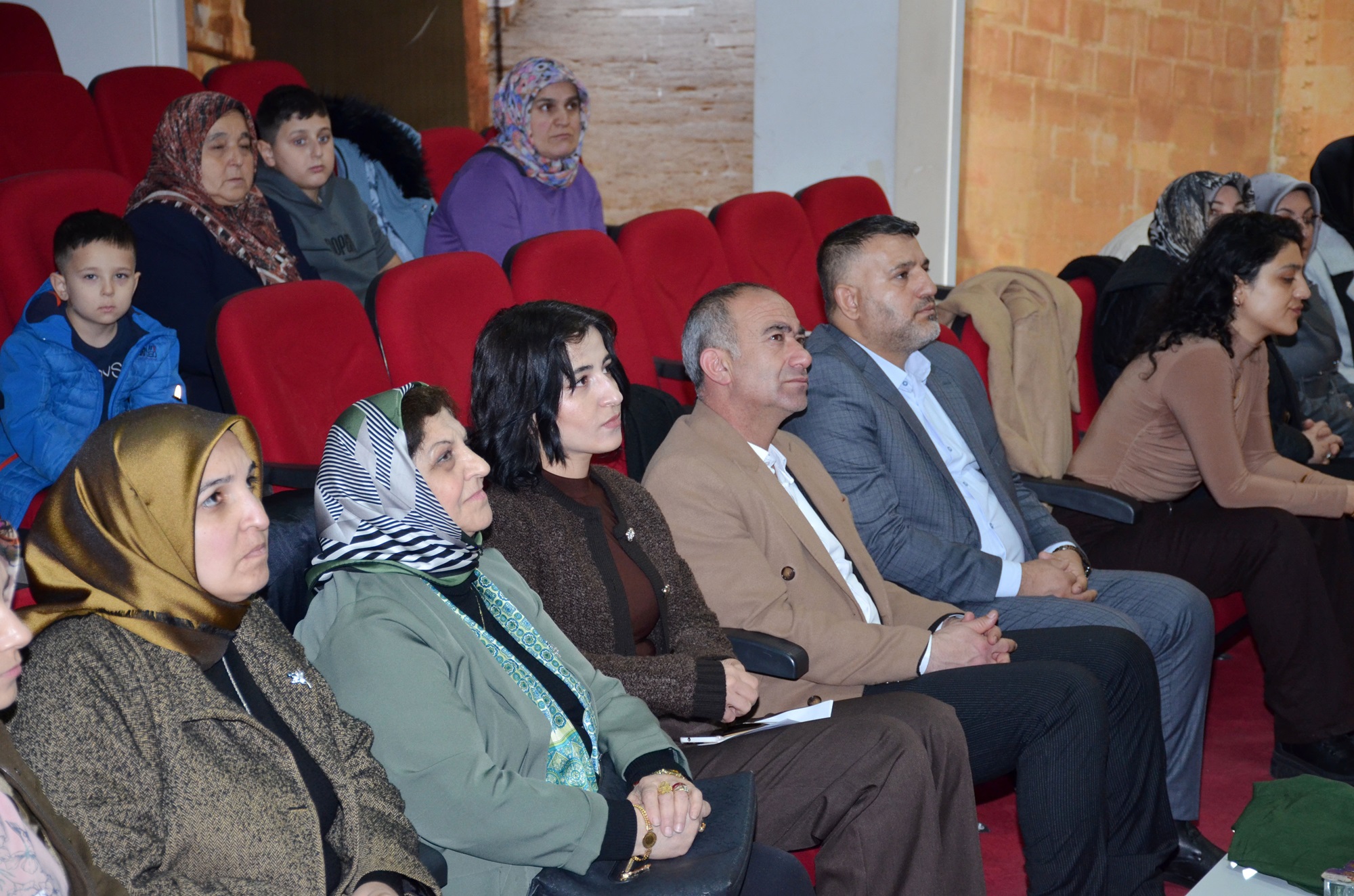 Afşin’de Bağımlılıkla Mücadele Semineri Düzenlendi (11)