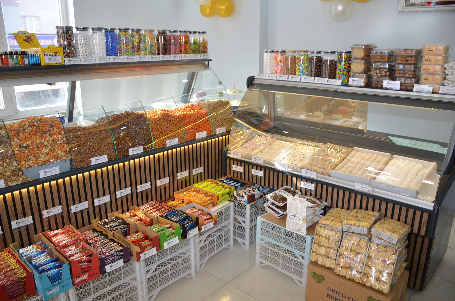 Afşin’de Güzelyurt Kuruyemiş Ve Şarküteri Hizmete Açıldı (10)