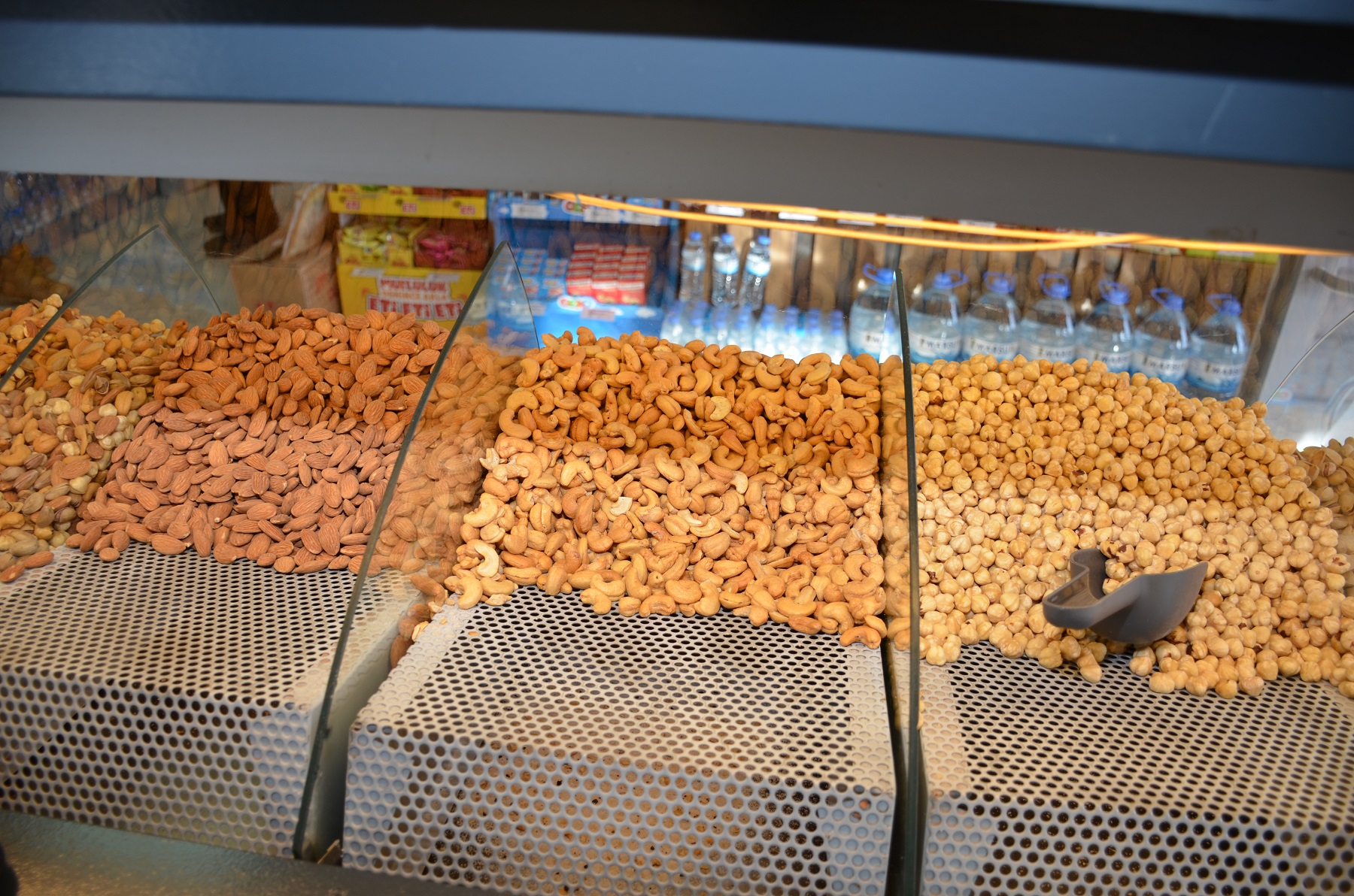 Afşin’de Güzelyurt Kuruyemiş Ve Şarküteri Hizmete Açıldı (13)