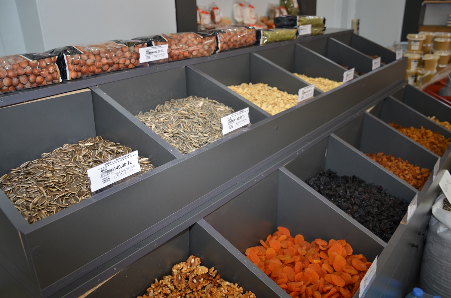 Afşin’de Güzelyurt Kuruyemiş Ve Şarküteri Hizmete Açıldı (3)