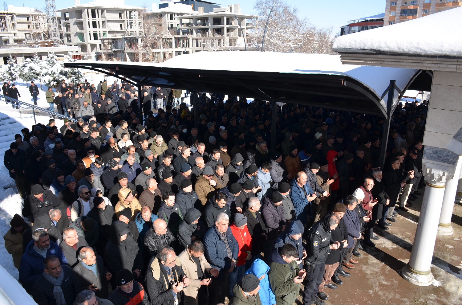 Afşin’in Eski Belediye Başkanlarından Doğan Bozkurt Toprağa Verildi (3)