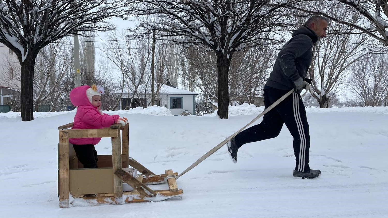 Afşinli Sporcu Torununu Kızakla Çekerek Antrenman Yapıyor (2)