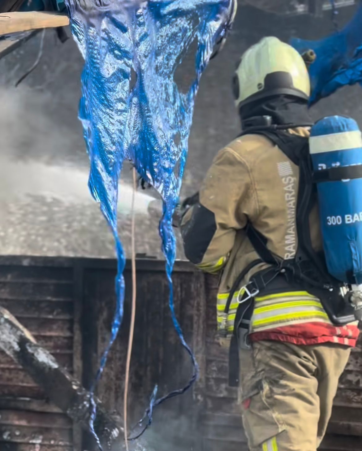 Ahırda Çıkan Yangın Paniğe Neden Oldu (2)
