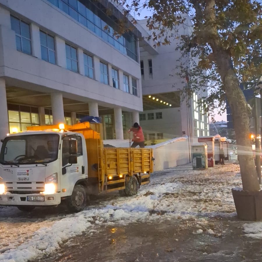 Buzlanmanın Önüne Geçmek Için Çalışma (4)