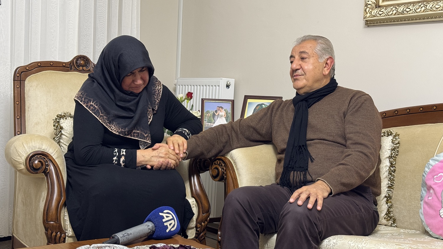 Depremzede Gazeteci 10 Ocak'ı Buruk Kutluyor (2)