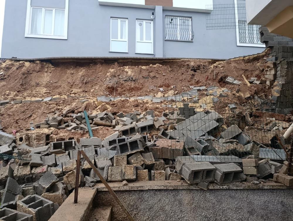 Ev Sahibi, Duvar Çökmesini 'Deprem' Zannetmiş 2