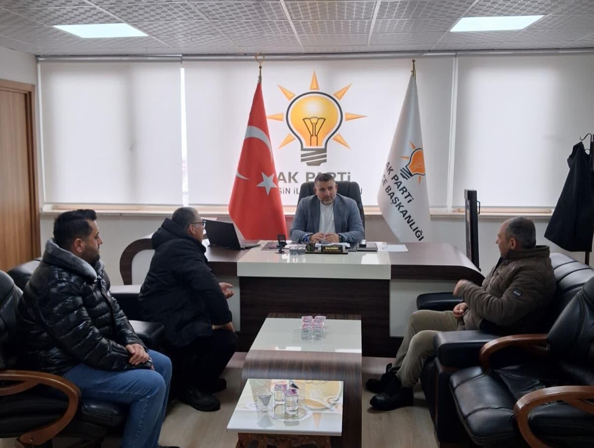 İlçe Başkanı Karabulut, Vatandaşlarla Parti Binasında Bir Araya Geldi1