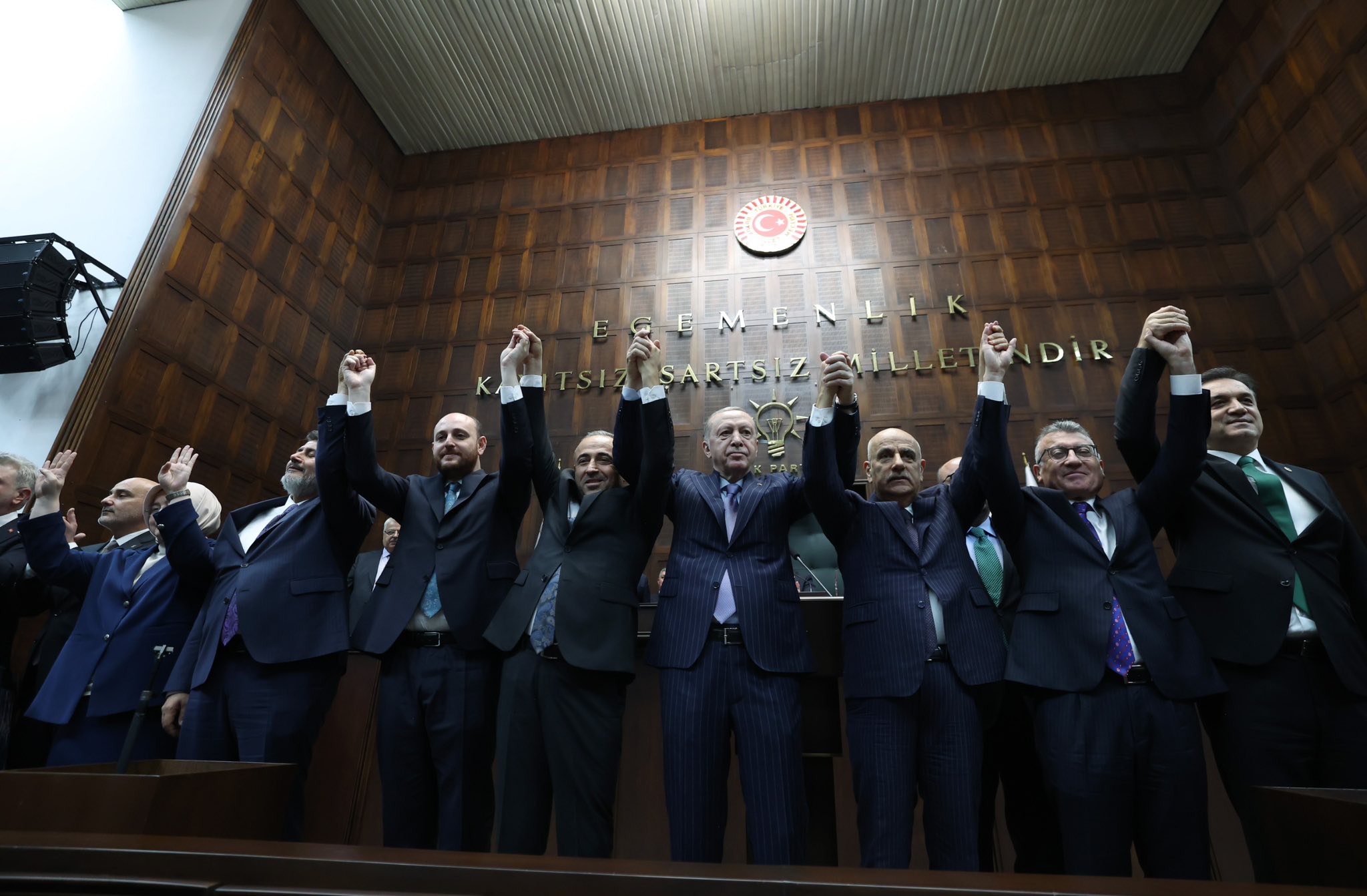 İrfan Karatutlu Ak Parti’ye Katıldı, Rozeti Cumhurbaşkanı Erdoğan Taktı1