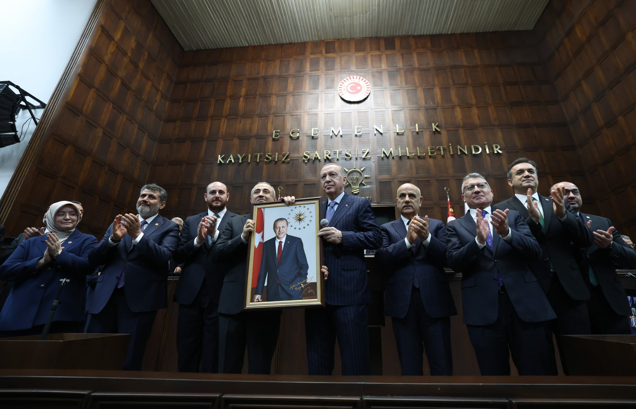 İrfan Karatutlu Ak Parti’ye Katıldı, Rozeti Cumhurbaşkanı Erdoğan Taktı3