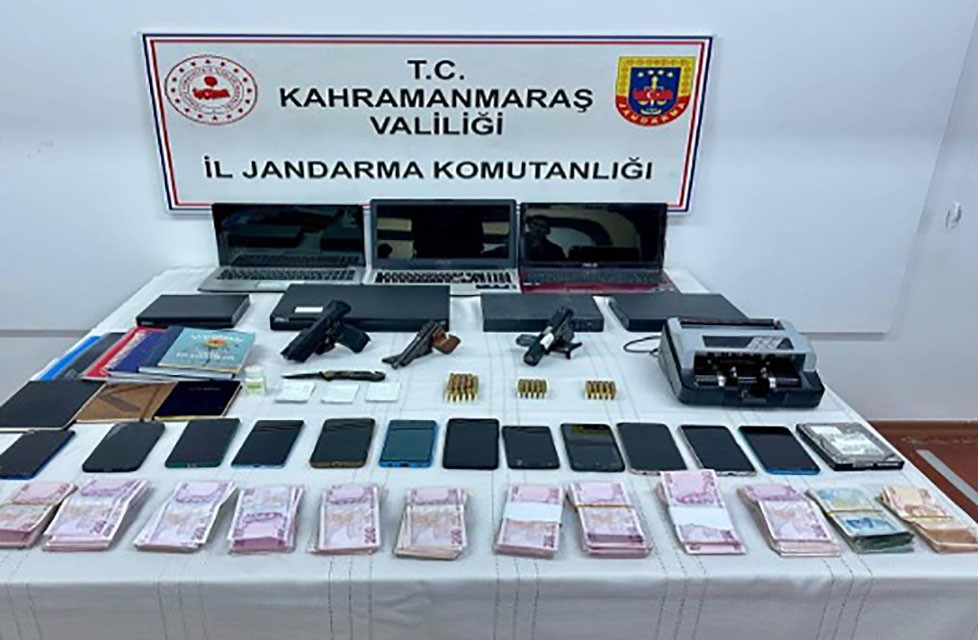 Jandarmadan Fuhuş Operasyonu, 11 Kişi Tutuklandı (1)