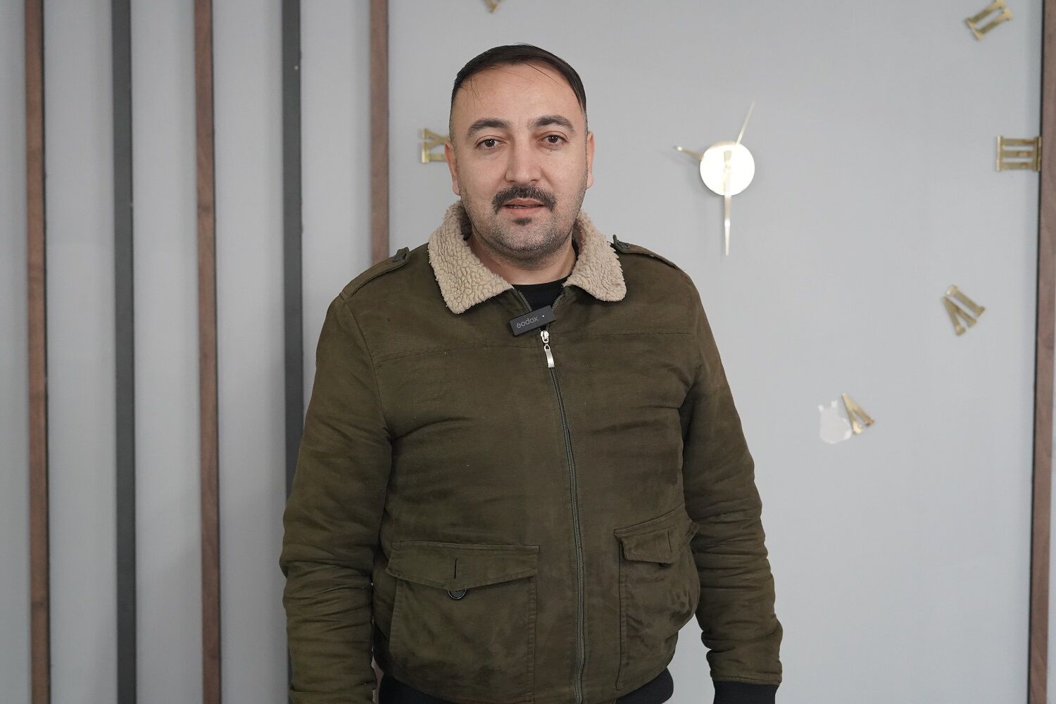 Kar Nedeniyle Yollar Kapanınca Misafirliğe İş Makinesiyle Gitti-1