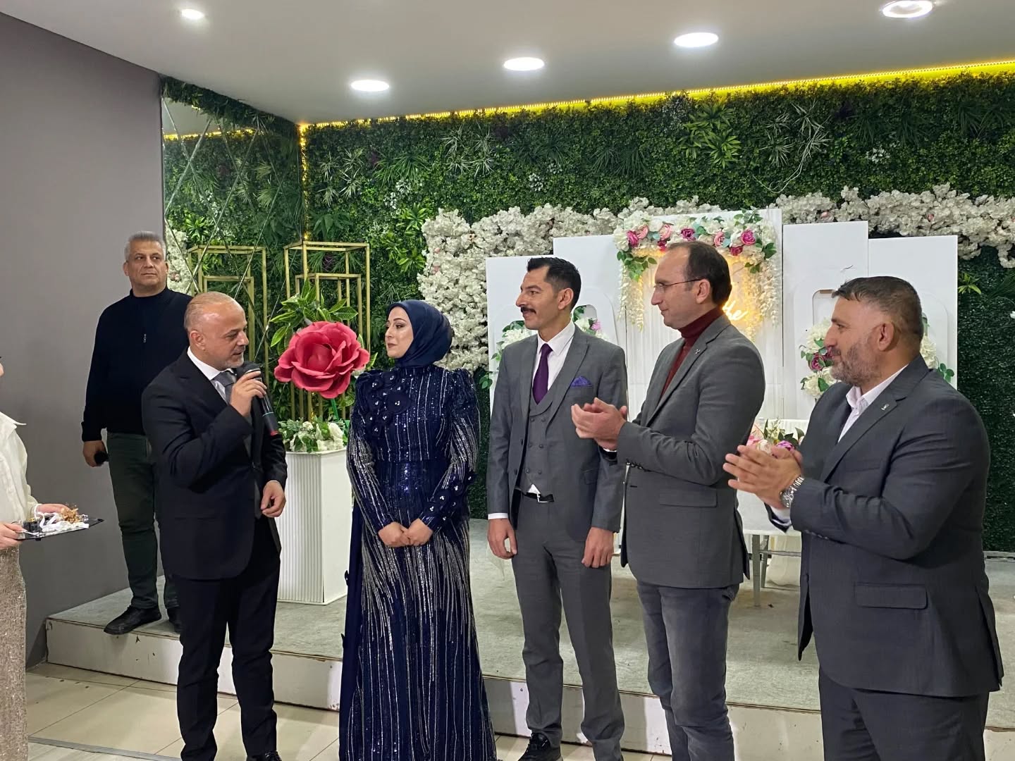 Kaymakam Sarıdoğan Ve Başkan Kıraç’tan Genç Çifte Nişan Tebr