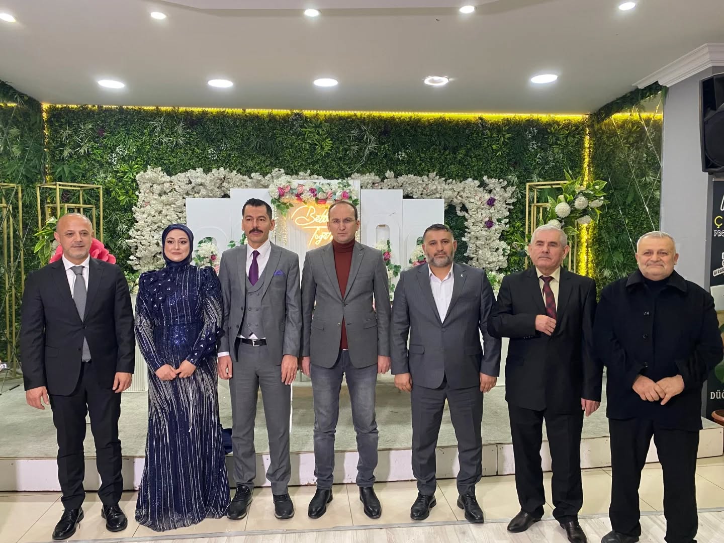 Kaymakam Sarıdoğan Ve Başkan Kıraç’tan Genç Çifte Nişan Tebriğ