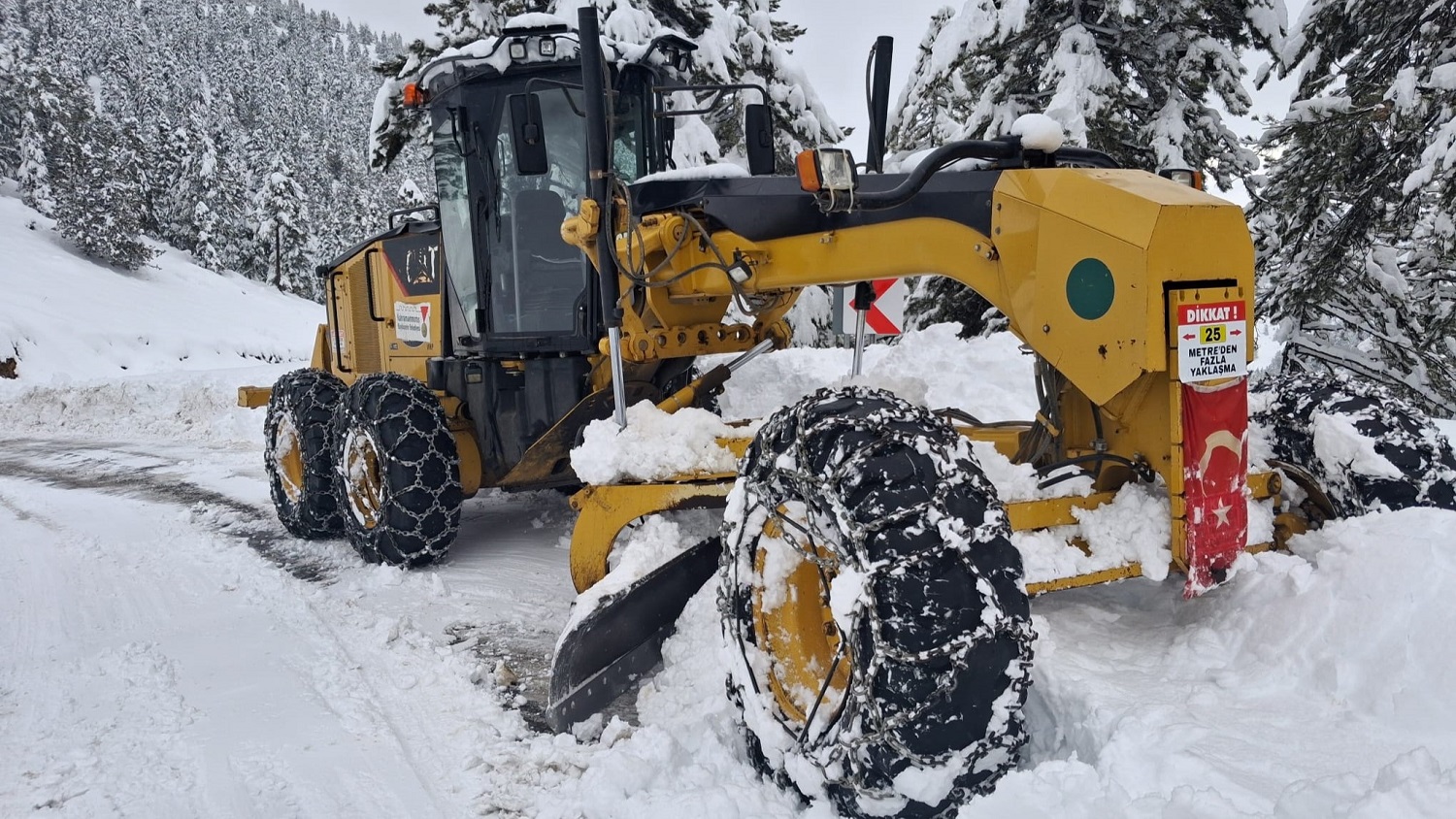 Kırsalda Kar Seferberliği; Büyükşehir Ekipleri 724 Sahada (1)