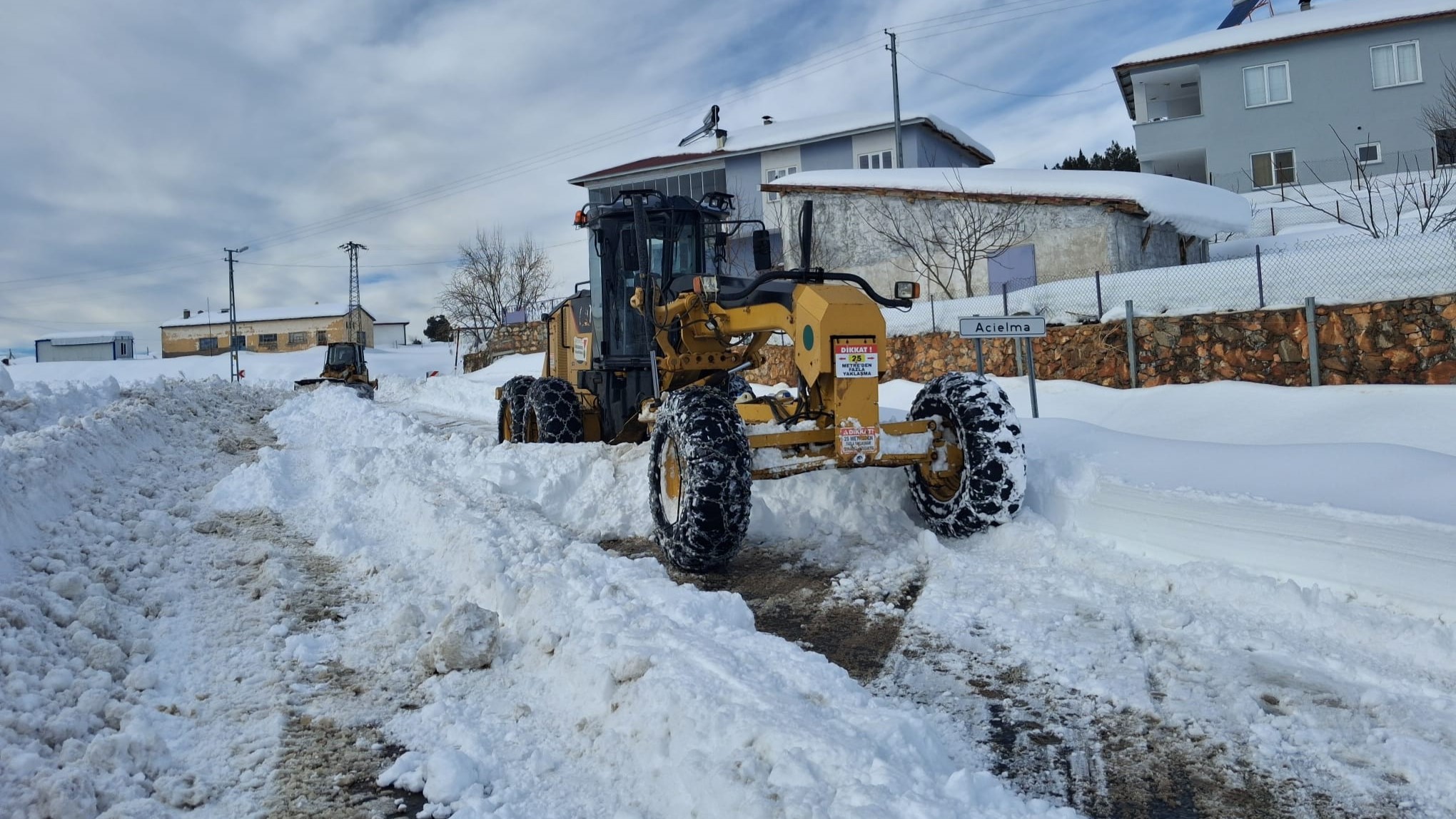Merkezden Kırsala Büyükşehir’den Kesintisiz Kış Mesaisi (1)