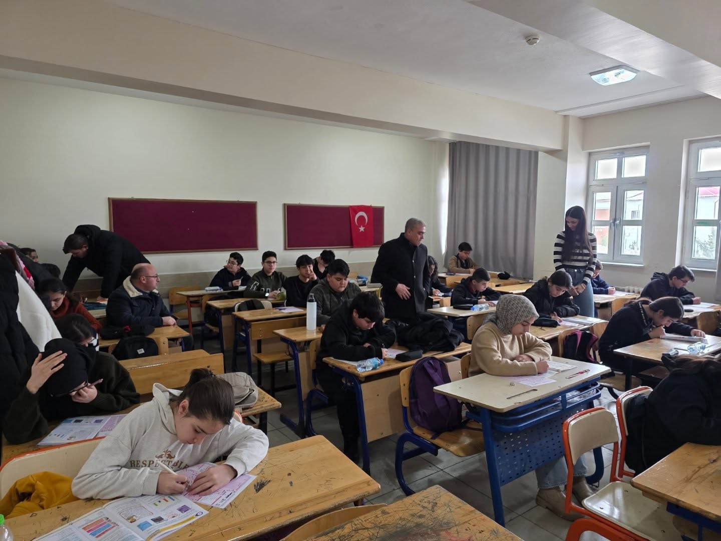 Millî Eğitim Müdürü Özdemir’den Aşık Mahzuni Şerif Ortaokulu’na Ziyaret2