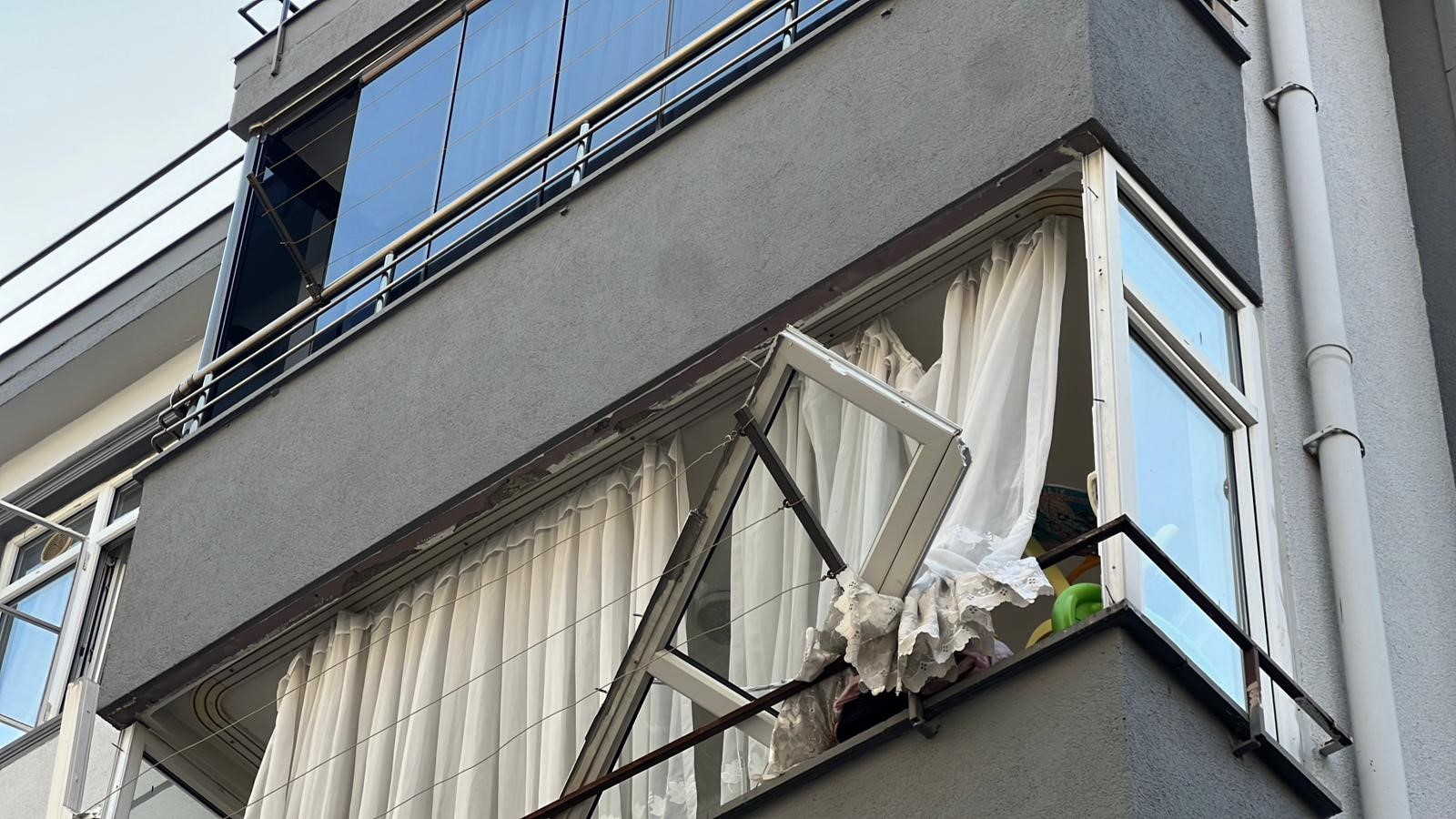 Mutfak Patlaması Paniğe Neden Oldu 1 Yaralı (2)