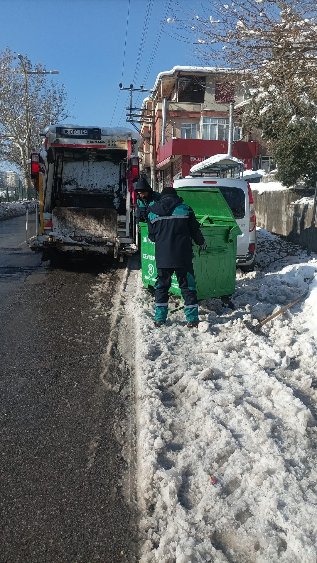 Onikişubat’ta Kar Mesaisi Tüm Ekipler Sahada, Çalışmalar Aralıksız Sürüyor (2)
