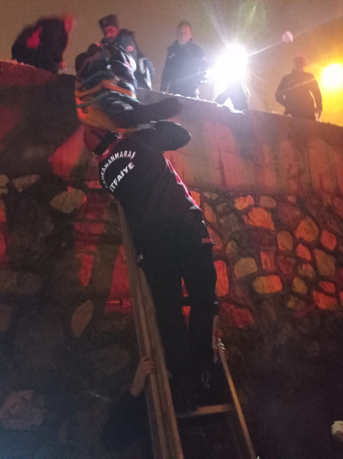 Otomobil Köprüden Uçtu 1’I Ağır 4 Kişi Yaralandı (3)