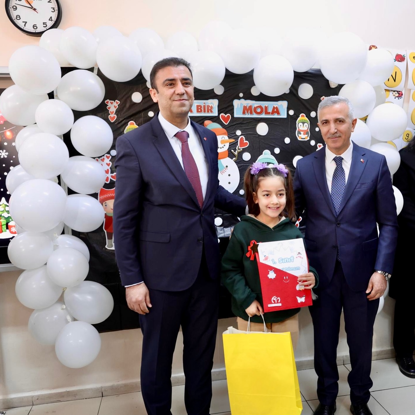 Vali Ünlüer, Bahattin Karakoç İlkokulu’nda Karne Törenine Katıldı3