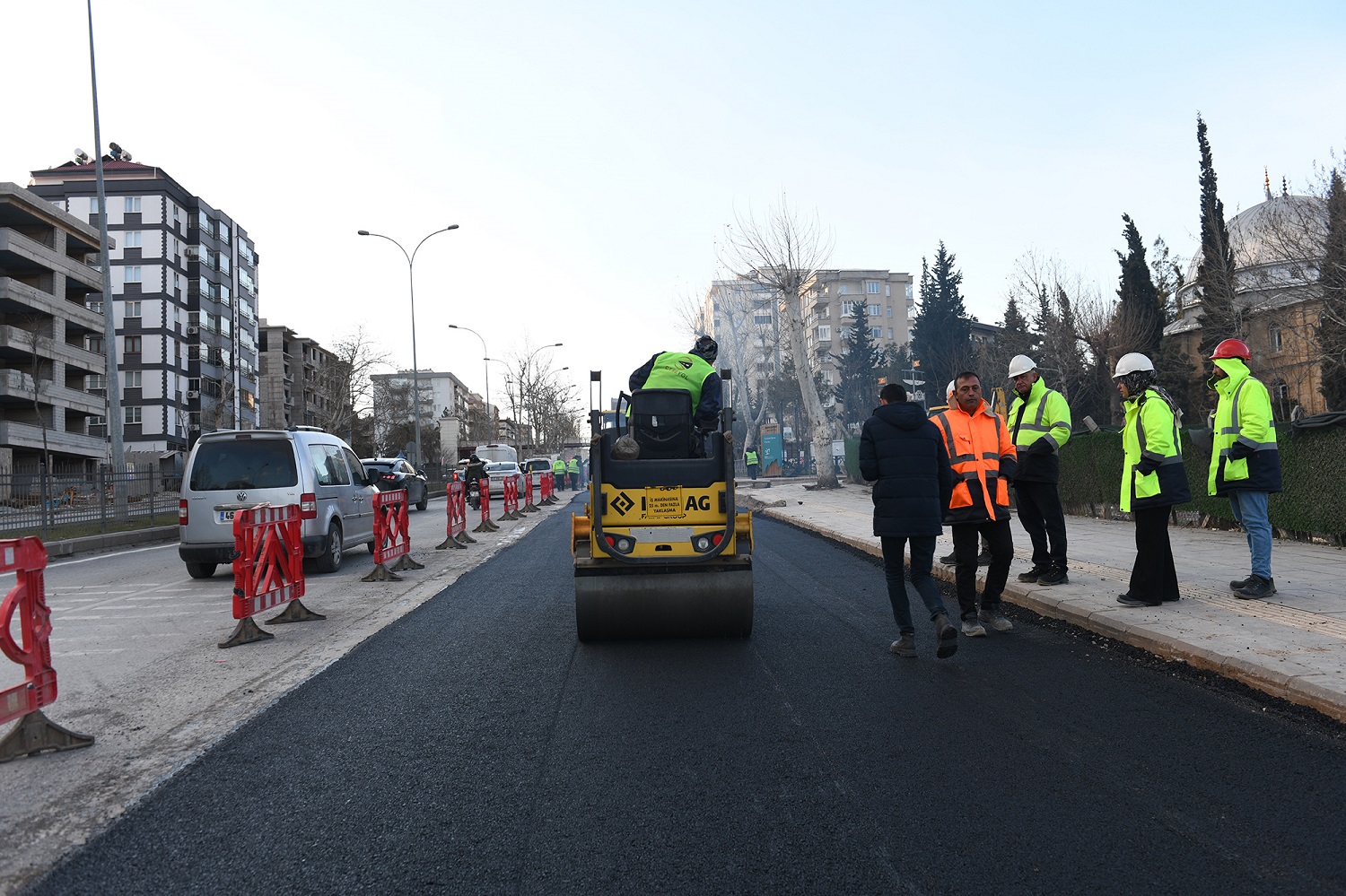 Yol Konforu İçin Asfalt Mesaisi Hız Kesmeden Sürüyor (1)