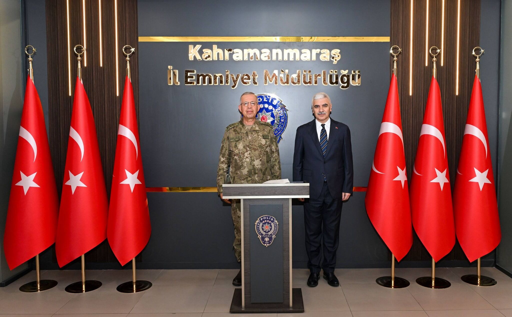 2. Ordu Komutanı Topaloğlu, İl Emniyet Müdürü Yiğit’i Ziyaret Etti