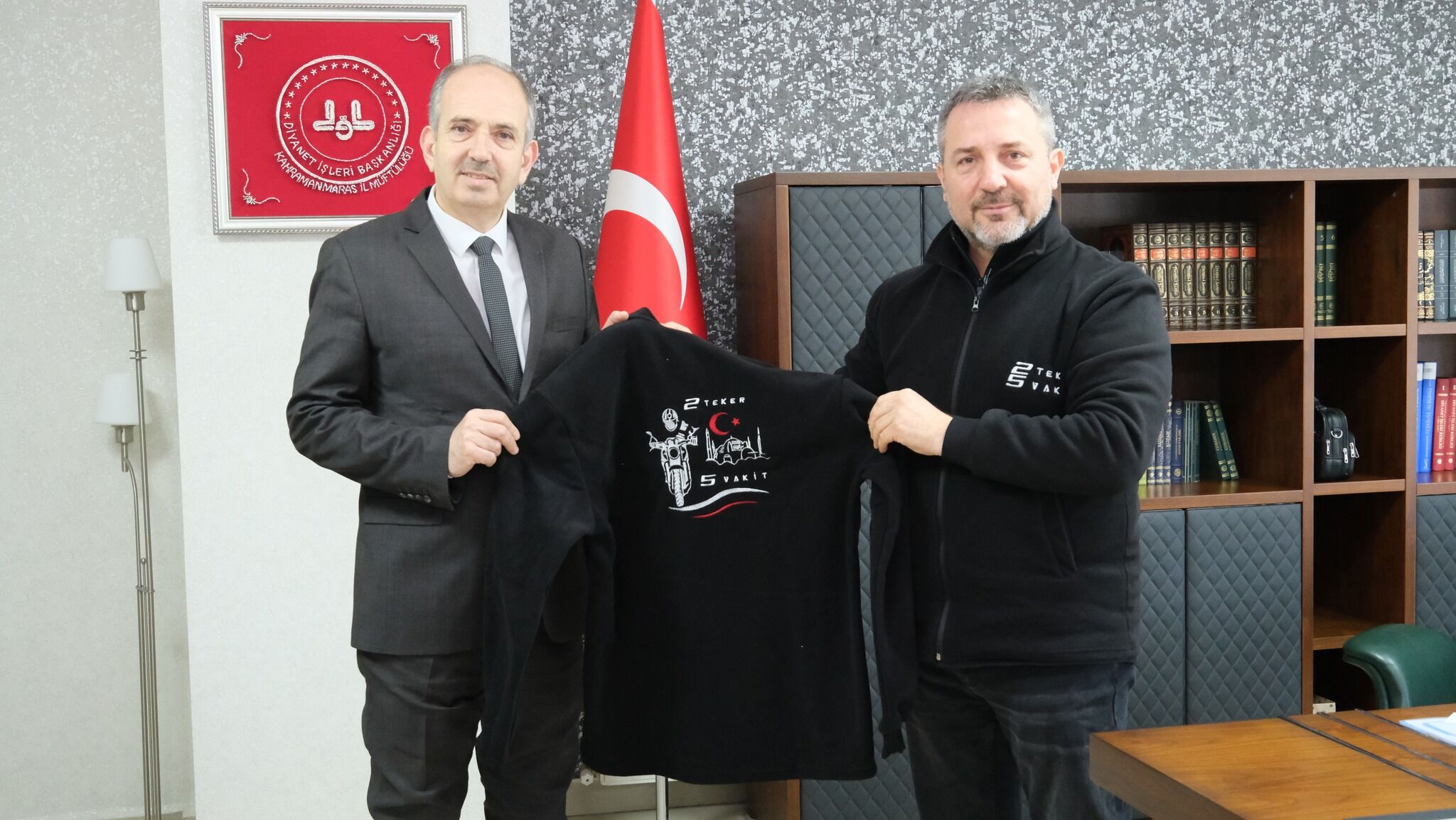 “2 Teker 5 Vakit” Grubu’ndan İl Müftüsü Güller’e Ziyaret3