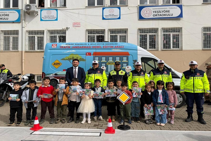 25 Bin Araç Denetlendi, Öğrenci Ve Servis Sürücülerine Trafik Eğitimi Verildi (3)