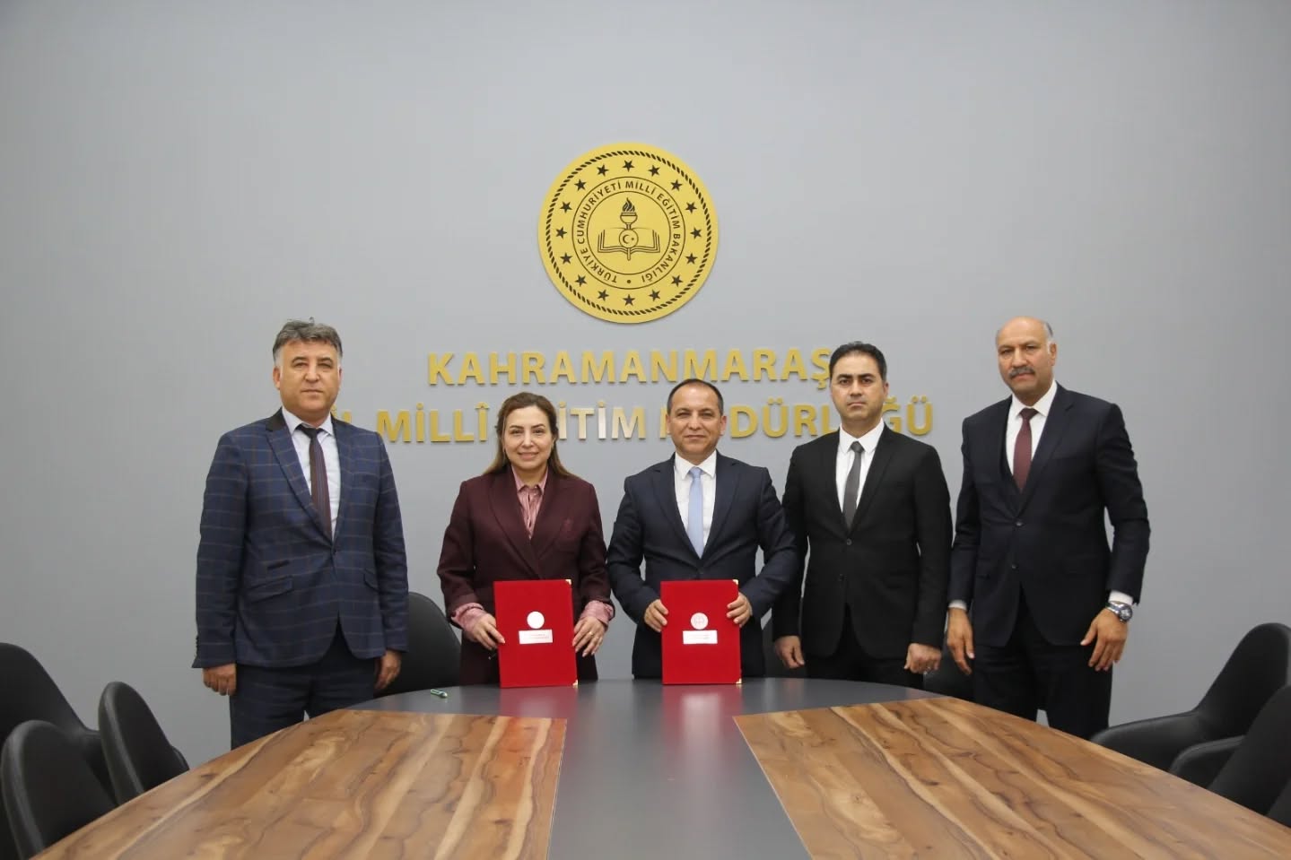 627843297 18193334254342651 8897042781328037852 N