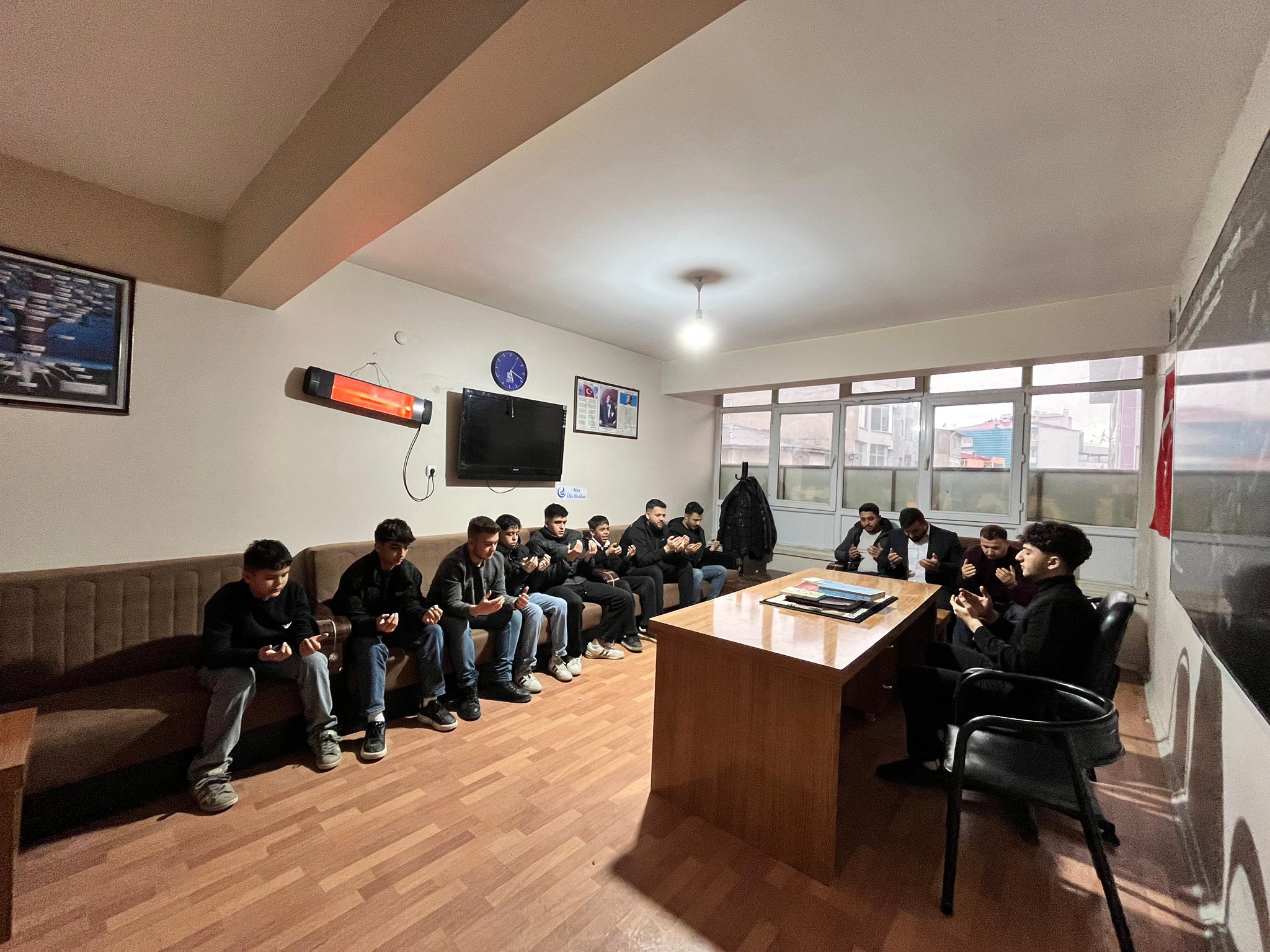 Afşin Ülkü Ocakları, Deprem Şehitleri İçin Kuran-ı Kerim Tilaveti Düzenledi