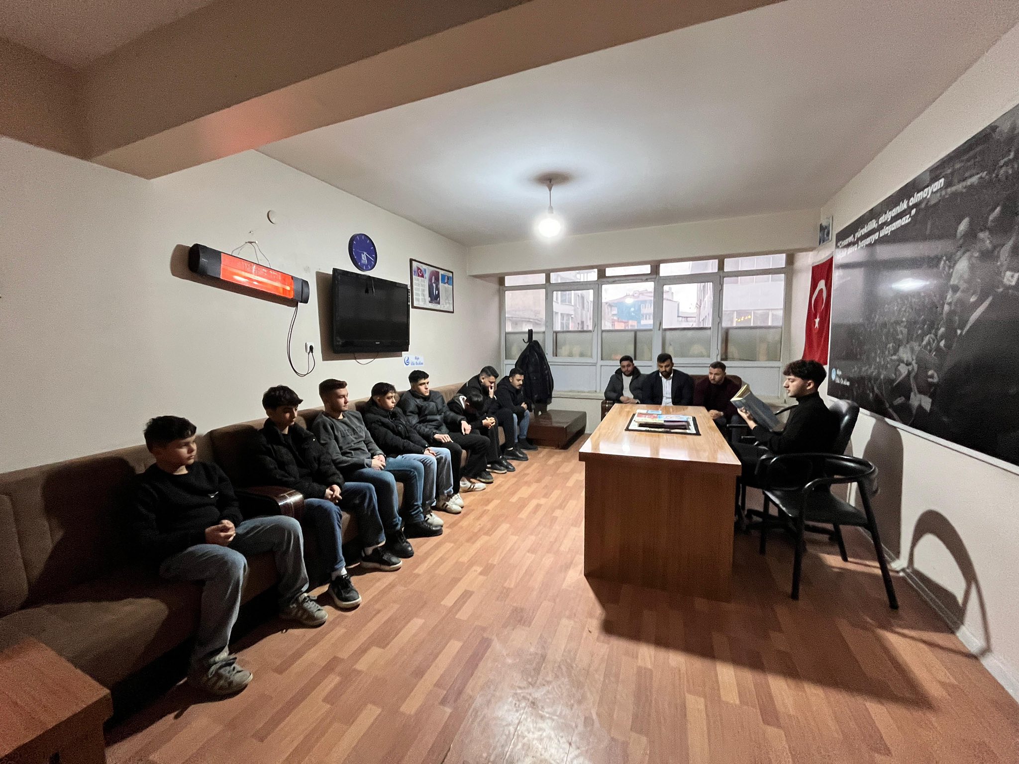 629637706 911343724619642 7968978433804041442 N