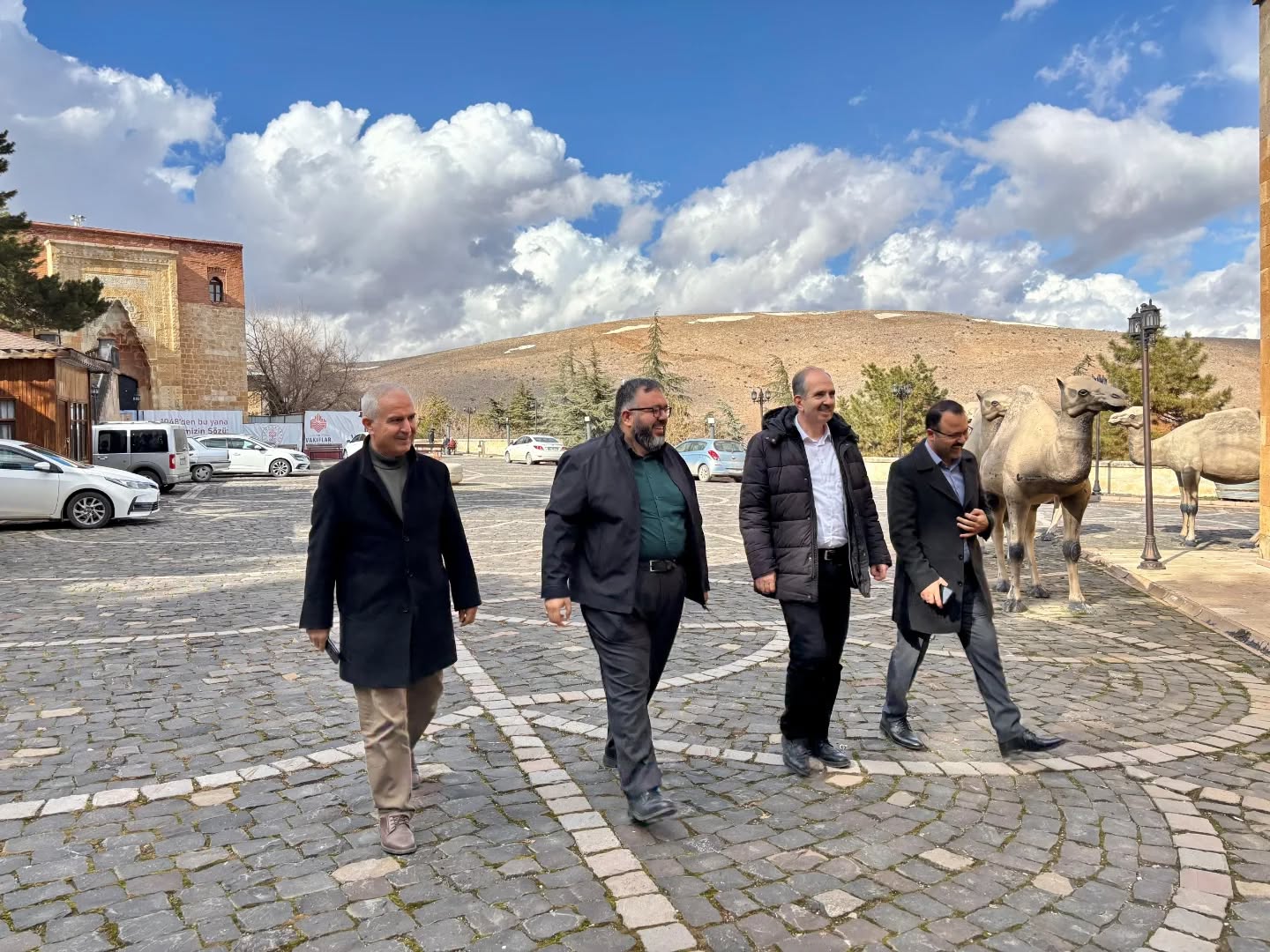 640898428 17922347115252945 4748679495963972007 N