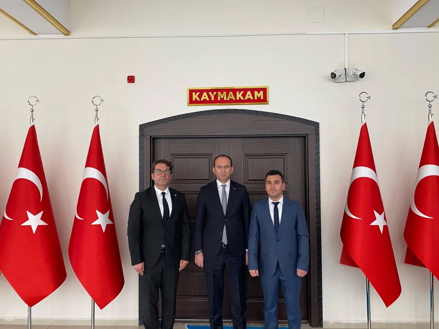 642497101 18087278678468161 2737281122795034399 N