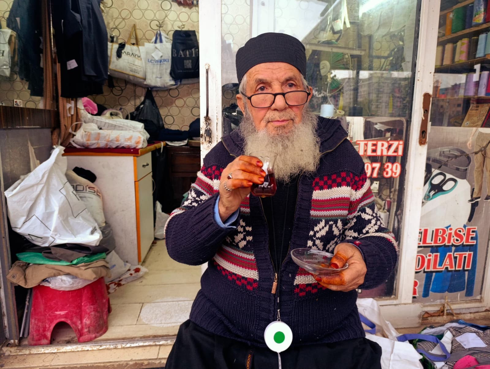 83 Yaşındaki Terzi Mustafa Kekeç, 71 Yıldır İlk Günkü Aşkla Mesleğini Sürdürüyor (4)