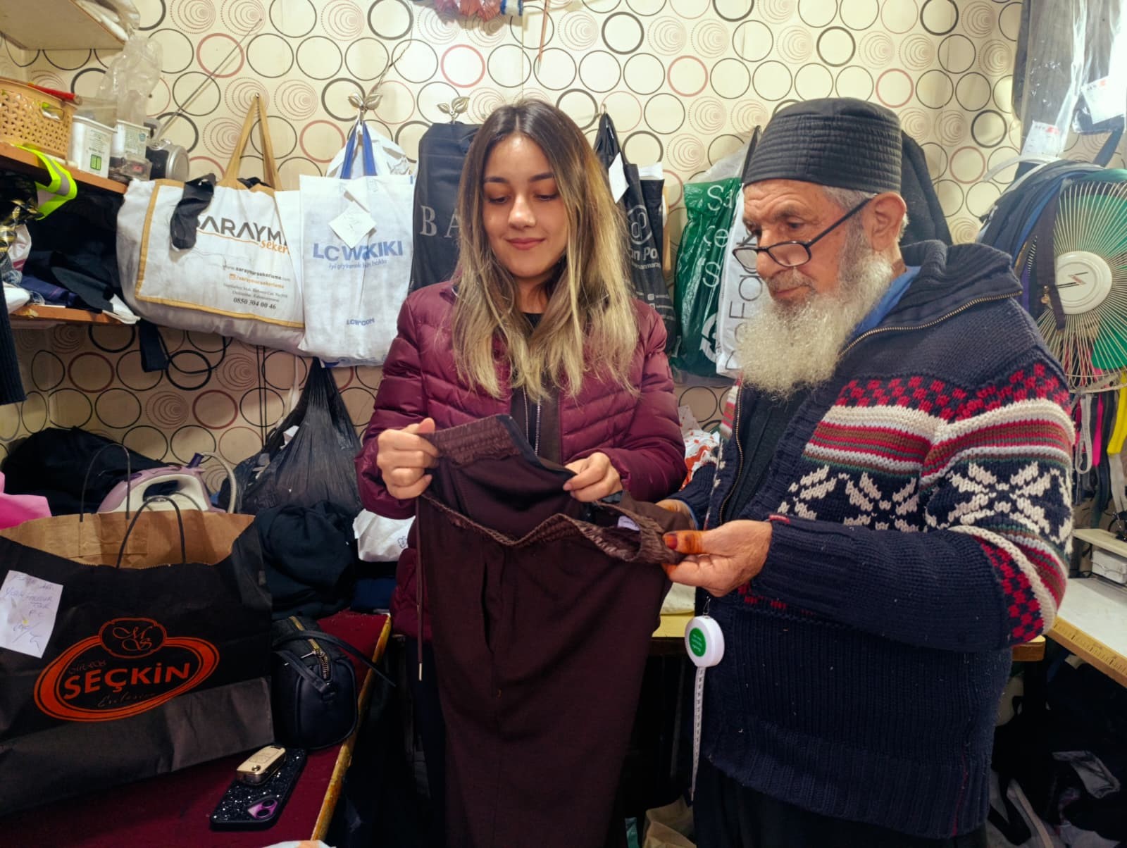 83 Yaşındaki Terzi Mustafa Kekeç, 71 Yıldır İlk Günkü Aşkla Mesleğini Sürdürüyor (6)