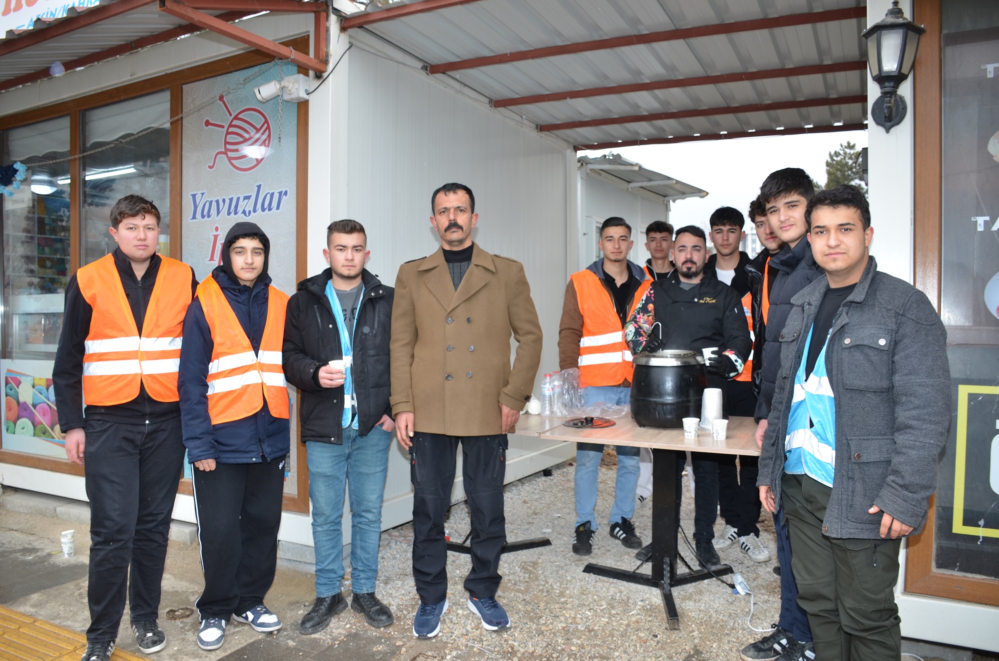 Afşin Ülkü Ocakları, Vatandaşlara Sıcak Çorba İkram Etti (4)