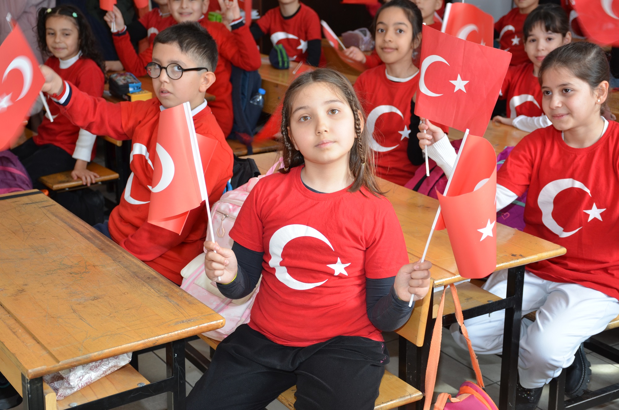 Afşin’de 17 Bin 527 Öğrenci İkinci Döneme Bayrak Sevgisiyle Başladı (2)