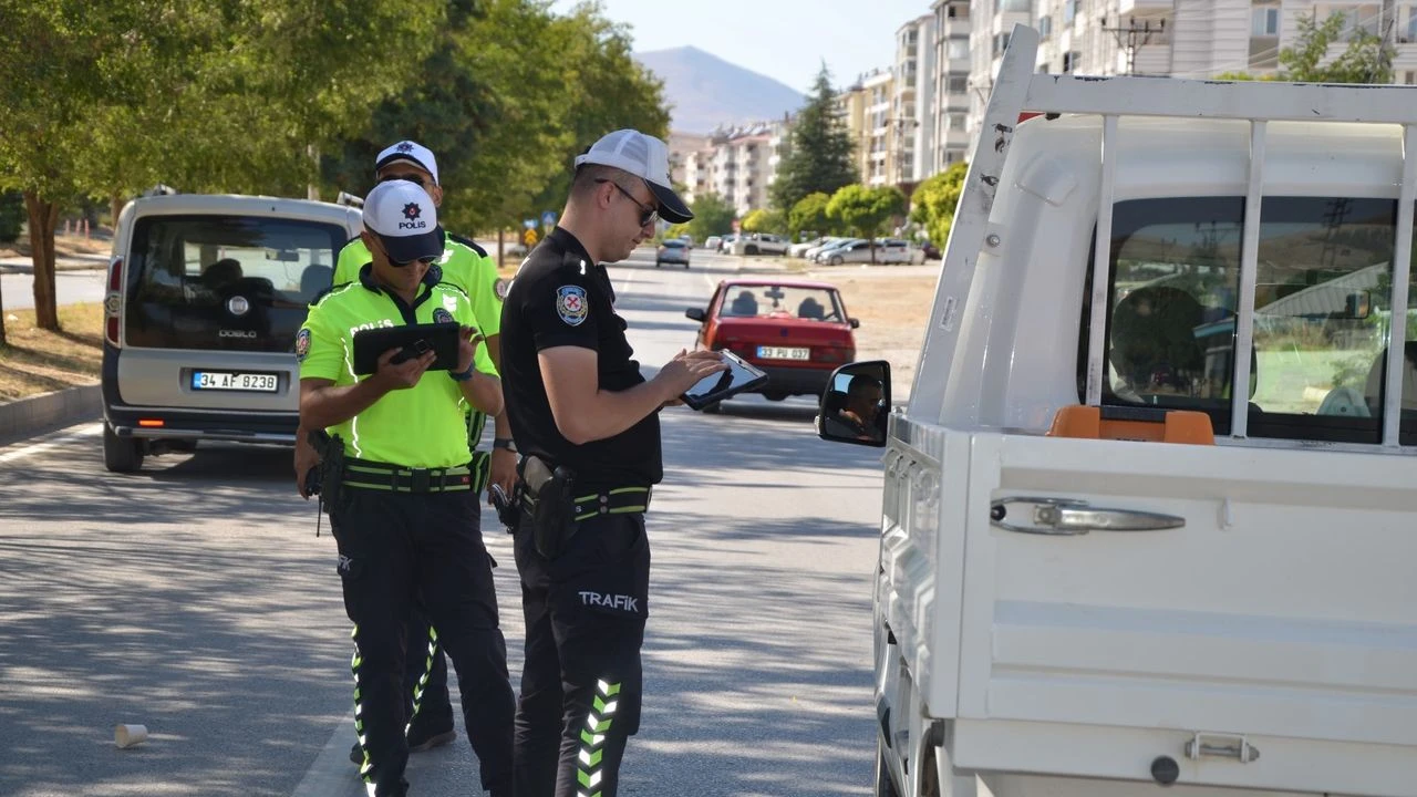 Afşin’de 261 Trafik Kuralı İhlaline İşlem Yapıldı (1)