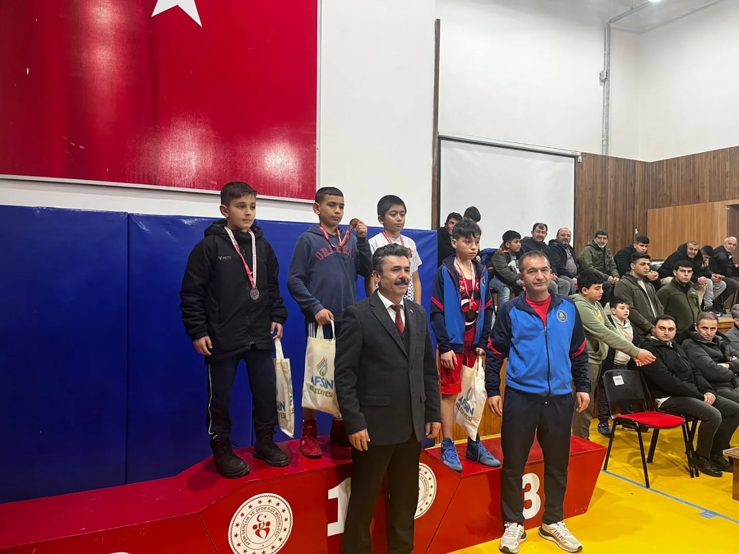 Afşin’de Deprem Şehidi Pehlivanlar Anısına Güreş Turnuvası Düzenlendi (1)