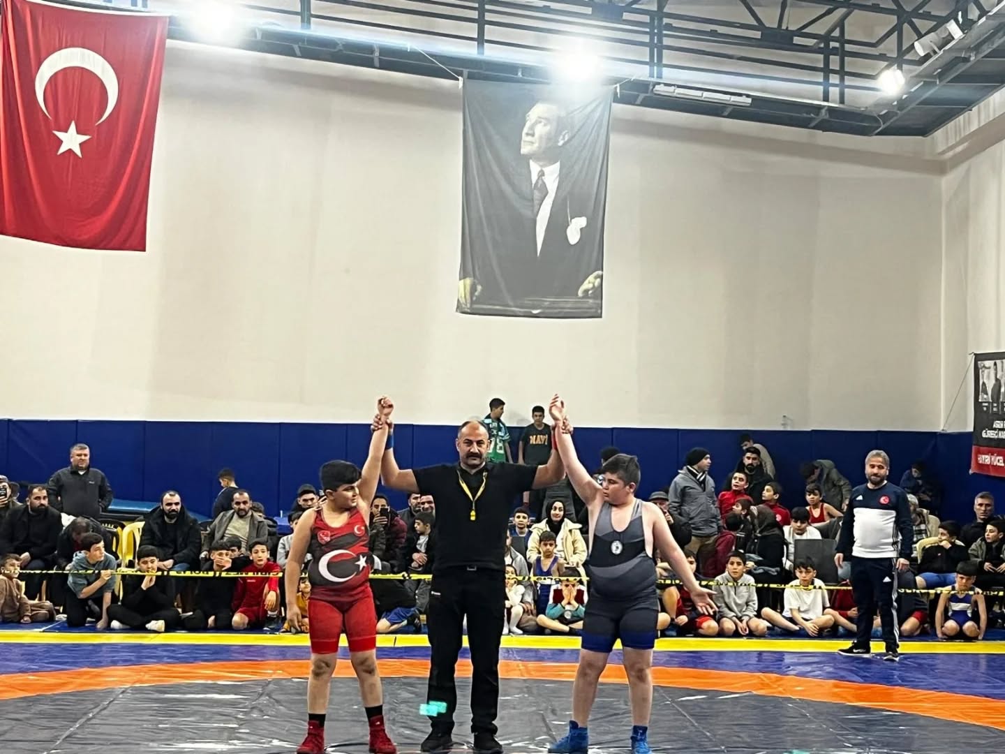 Afşin’de Deprem Şehidi Pehlivanlar Anısına Güreş Turnuvası Düzenlendi (6)