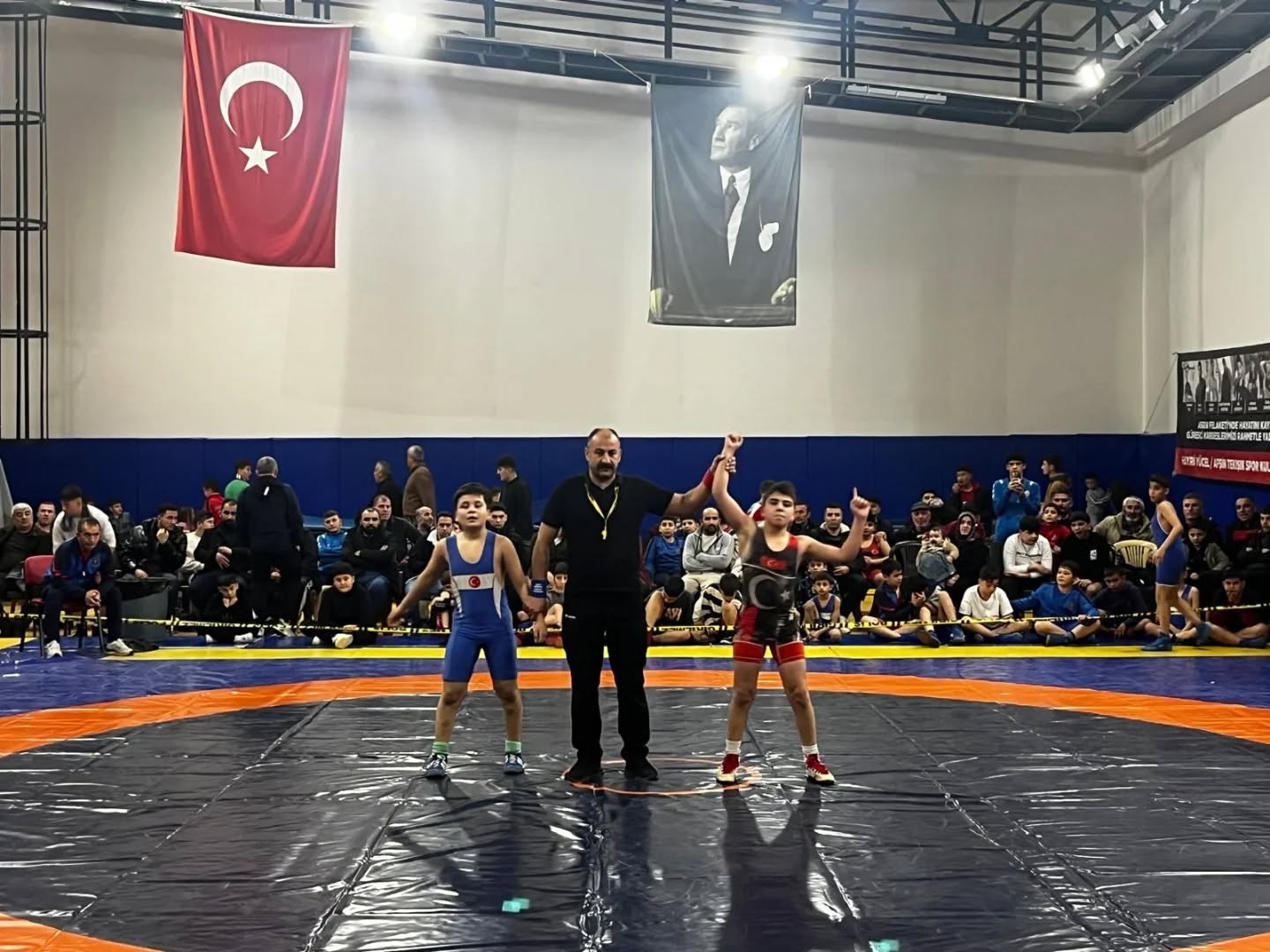 Afşin’de Deprem Şehidi Pehlivanlar Anısına Güreş Turnuvası Düzenlendi (8)