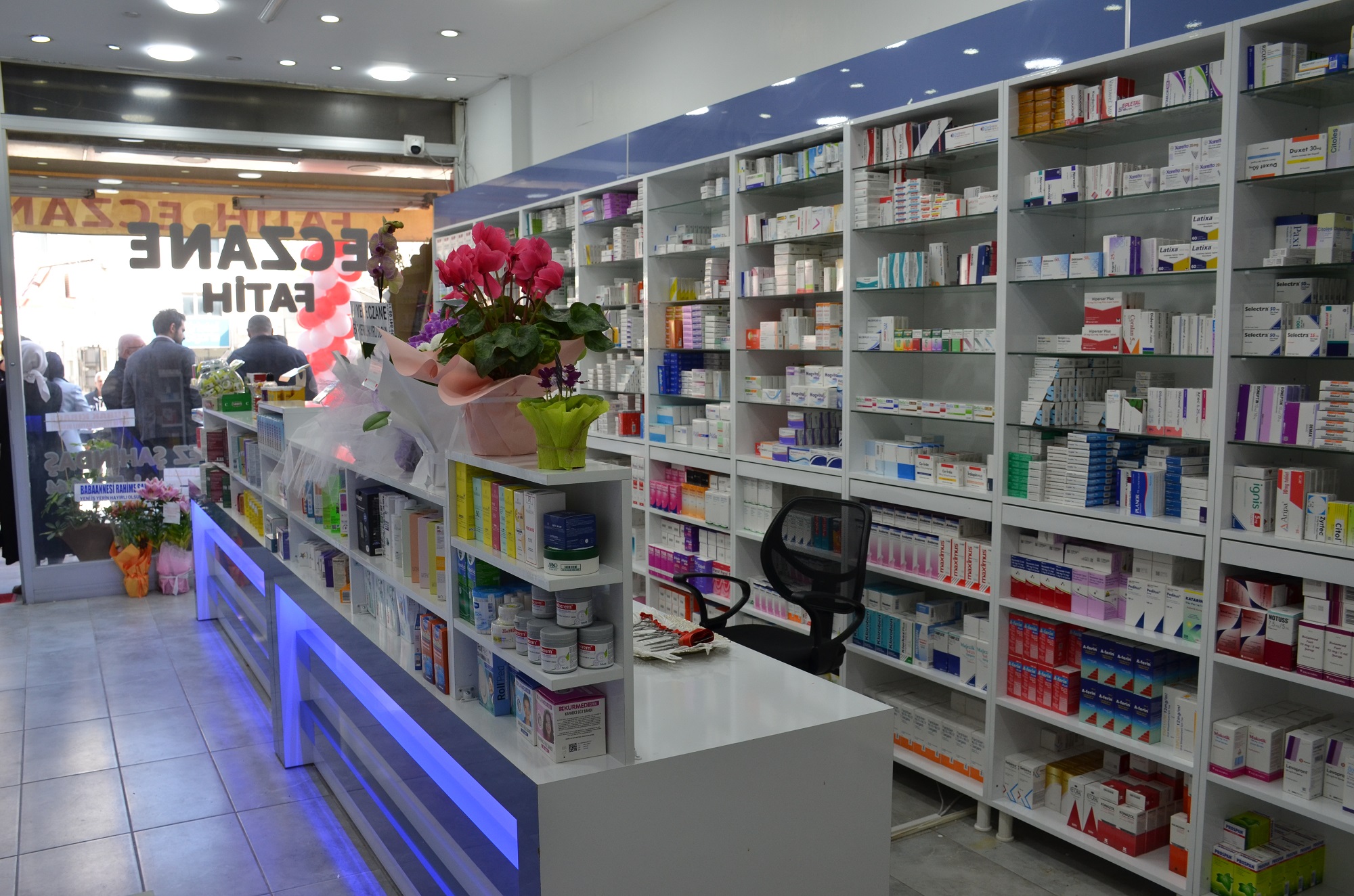 Afşin’de Fatih Eczanesi Hizmete Açıldı (3)