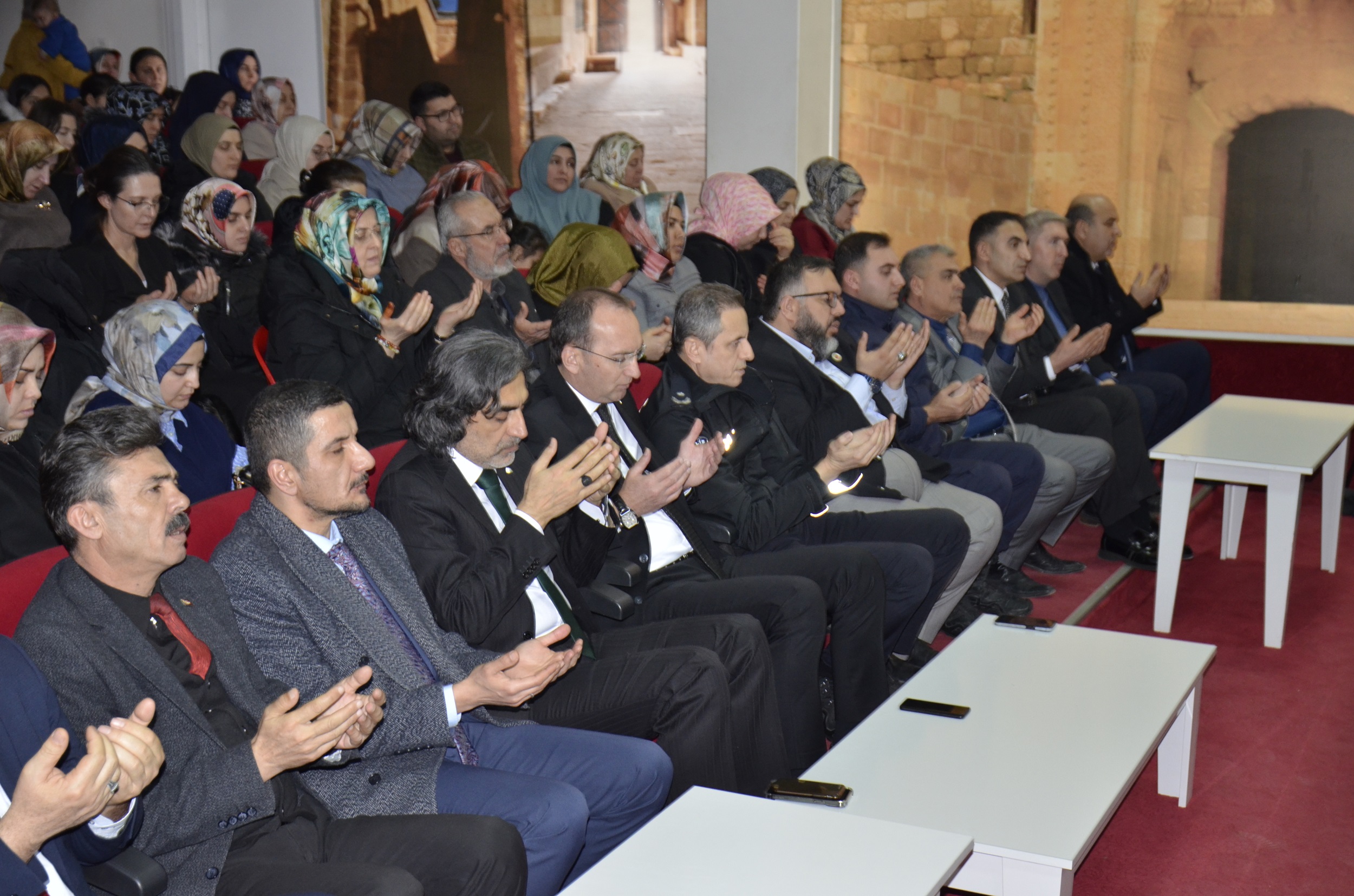 Afşin’de “Gençlerin Mutlu Gelecek Planı” Konferansı Düzenlendi (5)